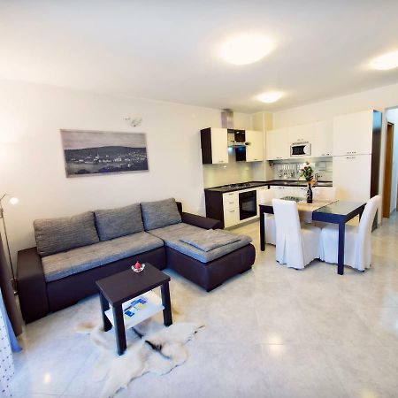 Apartmani Fortuna Zlarin Exterior foto