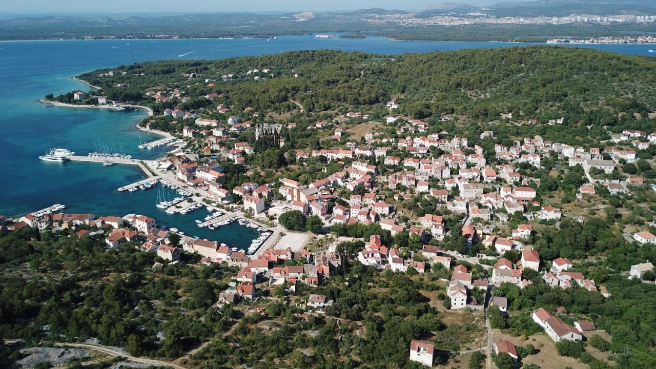 Apartmani Fortuna Zlarin Exterior foto