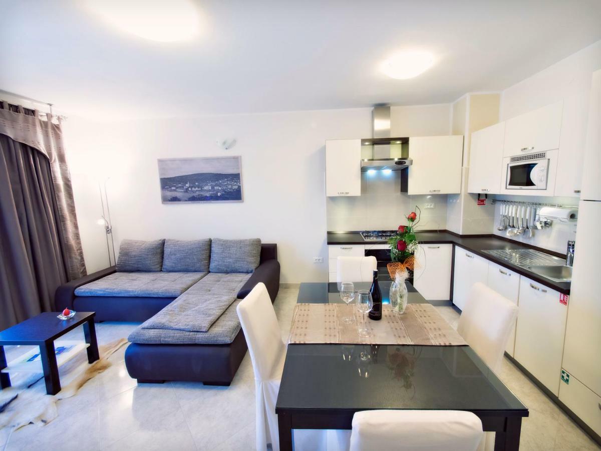 Apartmani Fortuna Zlarin Exterior foto