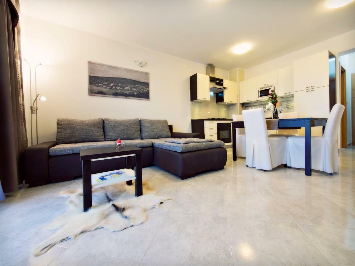 Apartmani Fortuna Zlarin Exterior foto