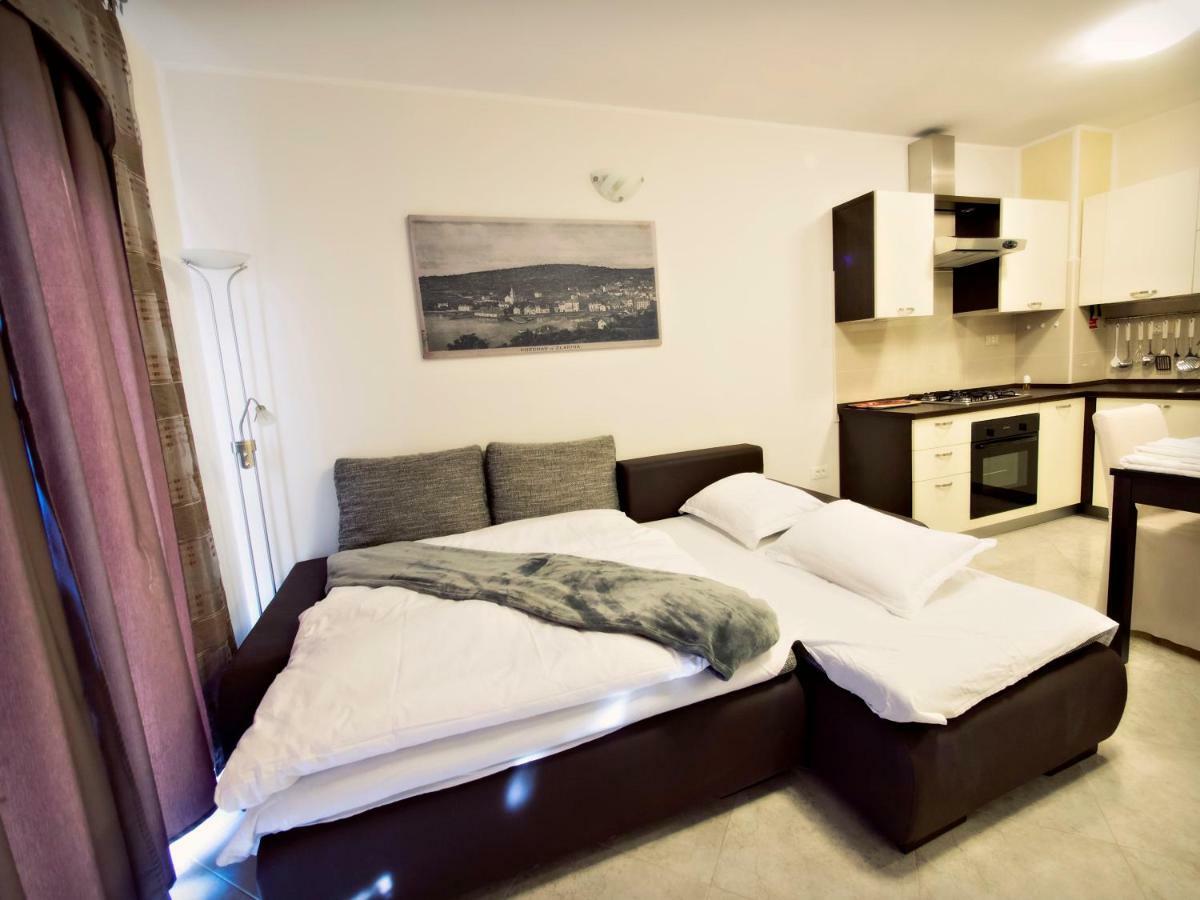 Apartmani Fortuna Zlarin Exterior foto