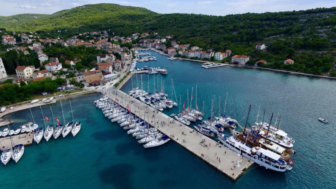Apartmani Fortuna Zlarin Exterior foto